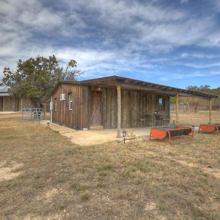 Ohana Ranch Cabin - 12 Minutes To Historic Main St 프레드릭스버그 외부 사진